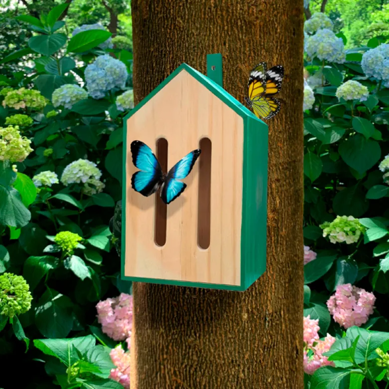 Abri à papillons en bois