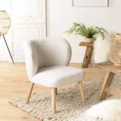 Agathe - fauteuil pieds en bois et en tissu bouclette blanc