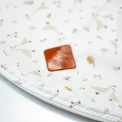 Améliorez Votre Confort d'Allaitement avec Notre Housse de Coussin Sidonia