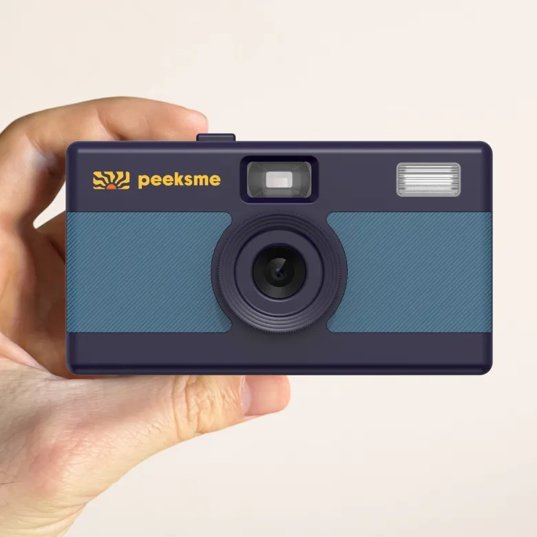 Appareil photo peeksme bleu + 1 paire de clips vert + 1 lanière bleue