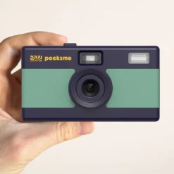 Appareil photo peeksme vert + 1 paire de clips bleu + 1 lanière bleue