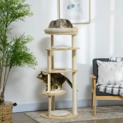 Arbre à chat style nordique coussins bois pin panneaux bois clair