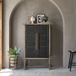 Armoire en pin massif recyclé