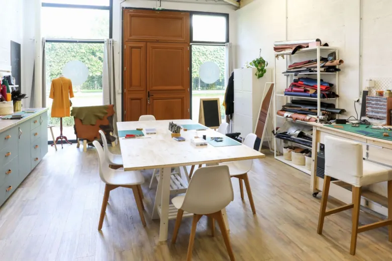 Atelier - pochette en cuir - paris