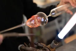 Atelier - soufflage du verre - bordeaux
