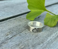 Bague ethnique fleur de lotus taille 54