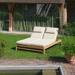 Bain de soleil en teck