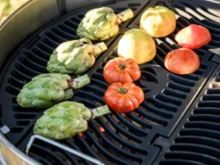 Barbecue à charbon charcoal kettle pro 57 cm + rôtissoire - napoleon