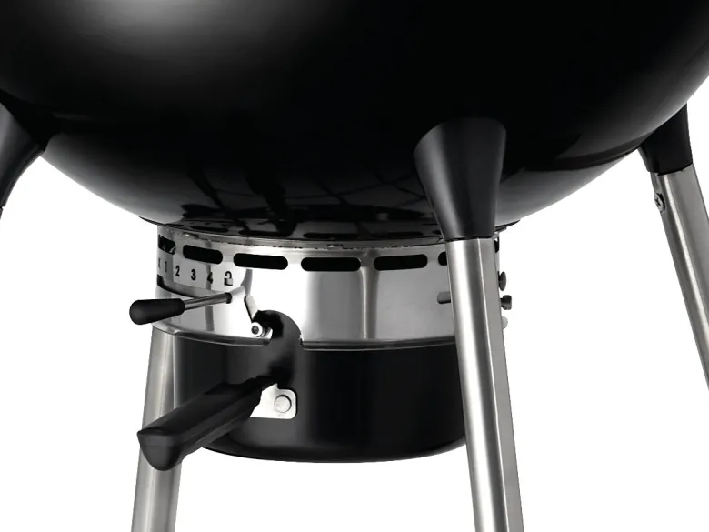 Barbecue à charbon charcoal kettle pro 57 cm + housse de protection + lot de 2 p