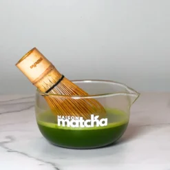 Bol à matcha avec bec verseur