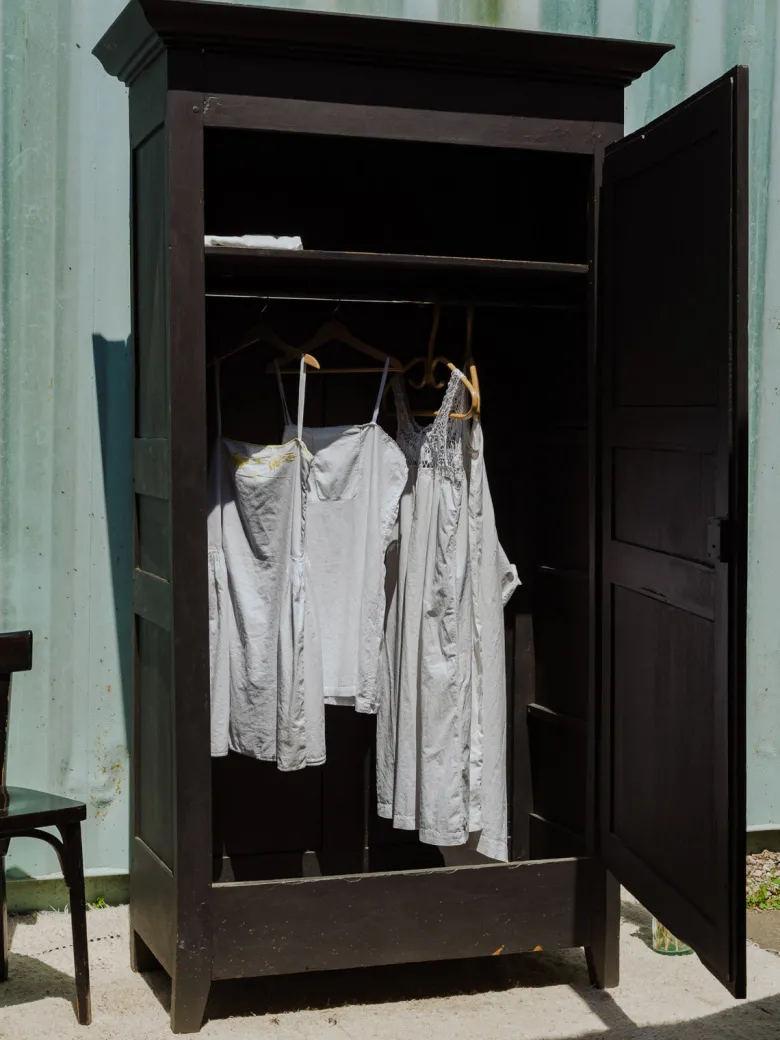 Bonnetière en bois noir n°433