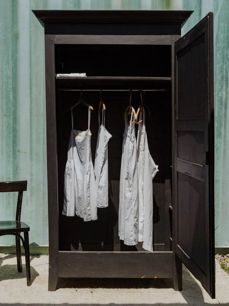 Bonnetière en bois noir n°433