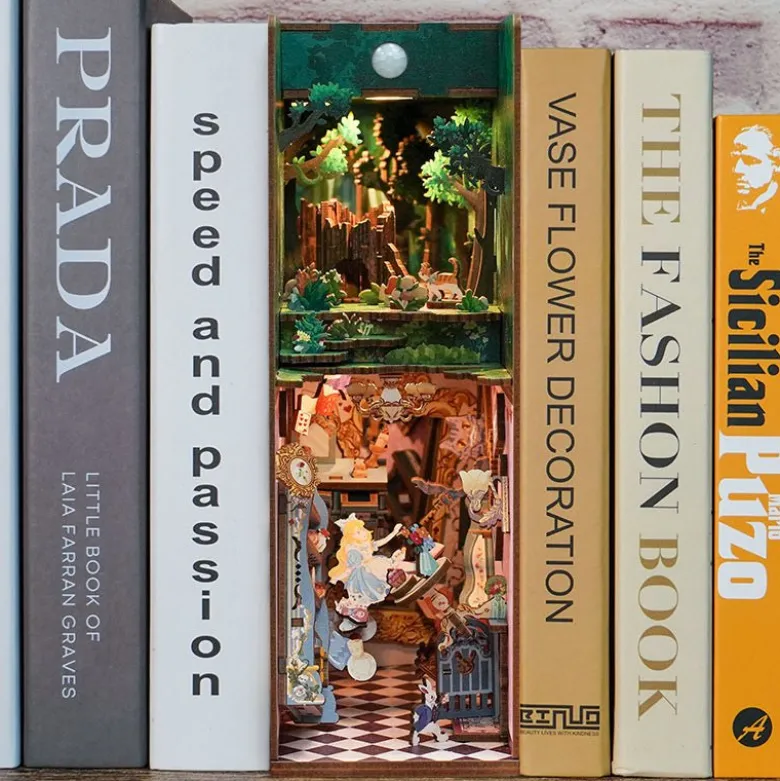 Book nook alice aux pays des merveilles