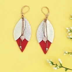 Boucle d'oreille tulipe rouge en cuir