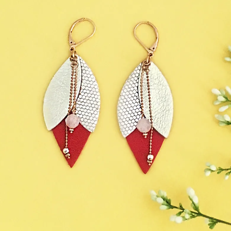 Boucle d'oreille tulipe rouge en cuir