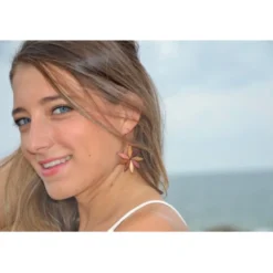 Boucles d'oreille en bois multicolore