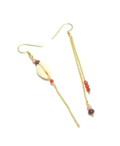 Boucles d'oreilles asymétriques cauri