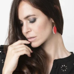 Boucles d'oreilles mini-pétale rouge