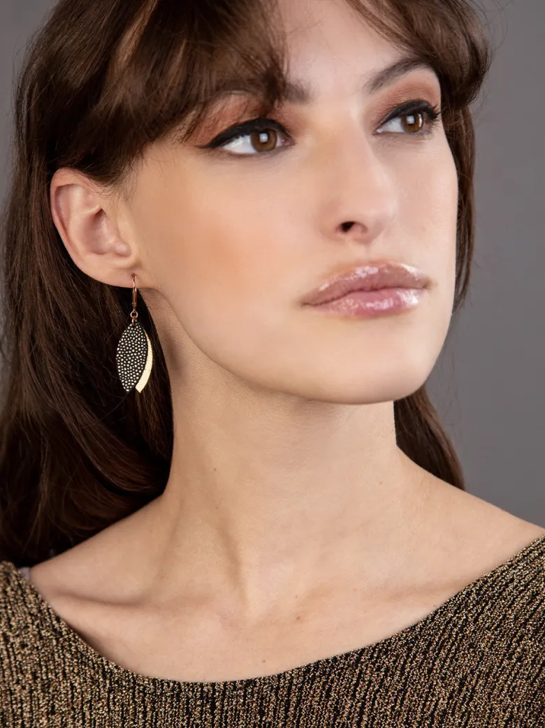 Boucles d'oreilles mini-pétale olive