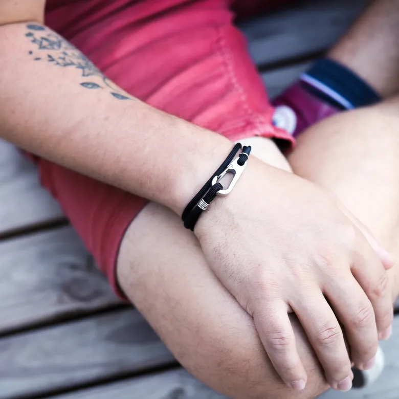 Bracelet homme escalade - mousqueton noir