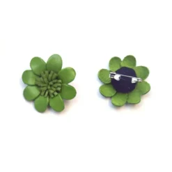 Broche cuir fleur