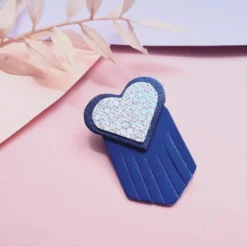 Broche en cuir coeur ex-voto klein