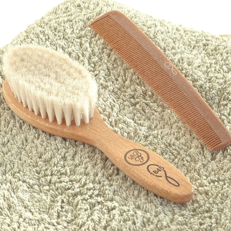 Brosse à cheveux bébé en hêtre rouge et soie de chèvre