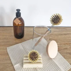 Brosse vaisselle en laiton à tête rechargeable