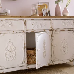 Buffet blanc en pin massif brossé