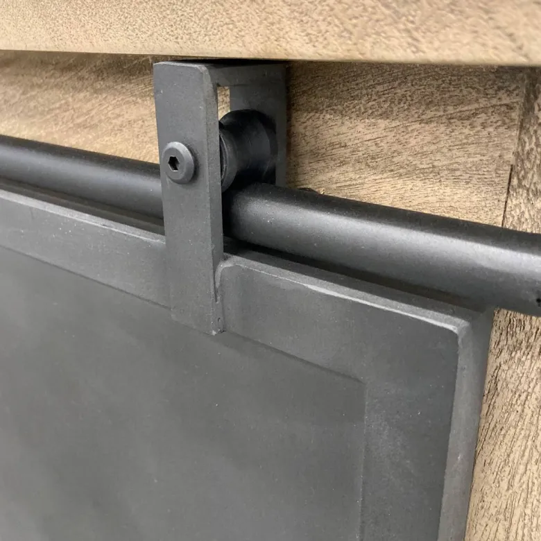 Buffet en manguier brossé et métal gris