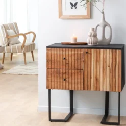 Buffet haut en bois d'acacia et métal