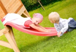 Cabane enfant en bois sur pilotis tom