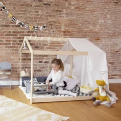 Cabane playhouse