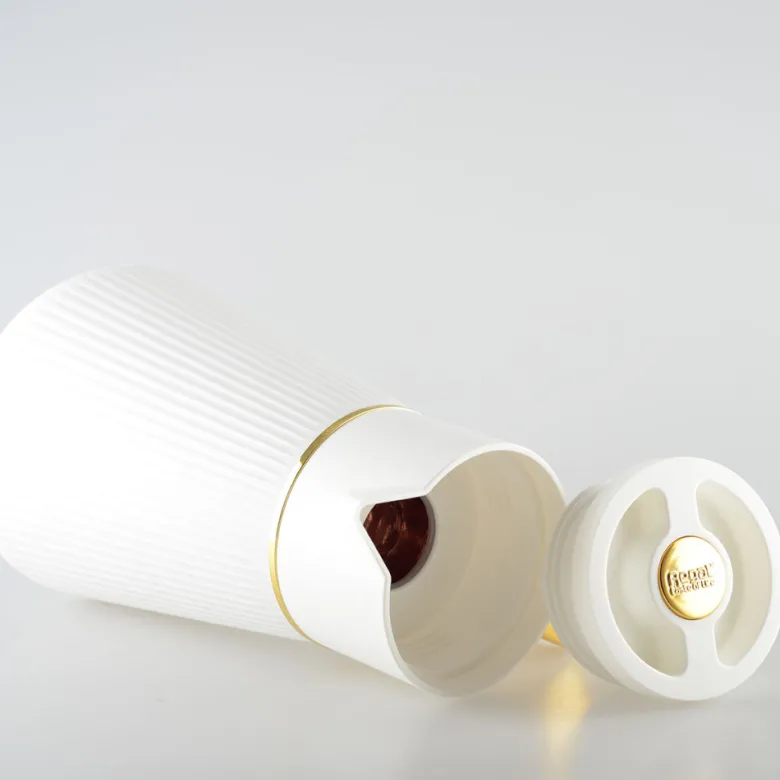 Cafetière blanche avec anse dorée 1l