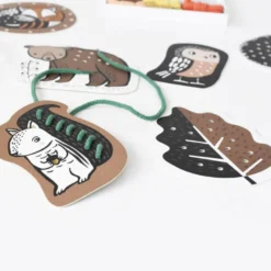 Cartes à lacer animaux de la forêt