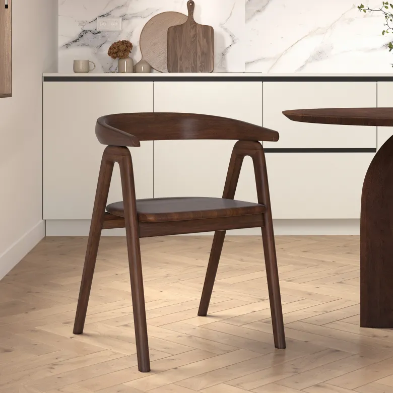 Chaise en bois d'hévéa foncé avec accoudoirs - hawa