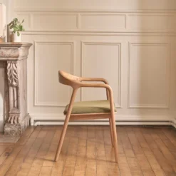 Chaise en teck massif et velours kaki