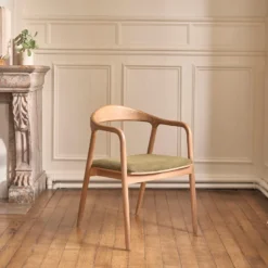 Chaise en teck massif et velours kaki