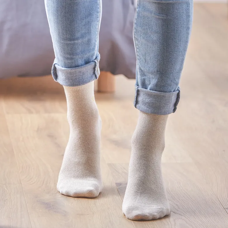 Chaussettes unies pailletées beige