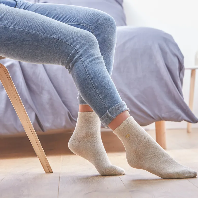 Chaussettes unies pailletées beige