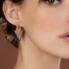Clous d'oreilles triangle caramel