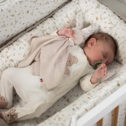 Cocon bébé matelassé réducteur de lit