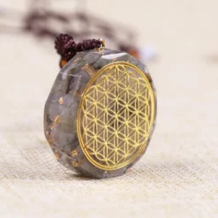 Collier orgonite yoga fleur de vie