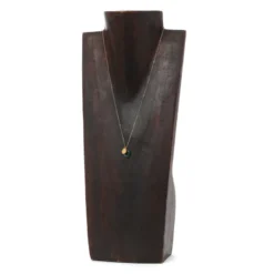 Collier orné de jade néphrite