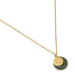 Collier orné de jade néphrite