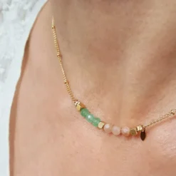 Collier pierres talisman rose et vert
