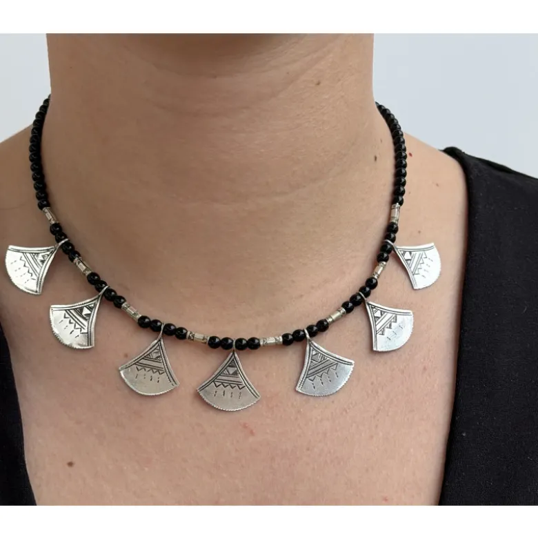 Collier shat shat touareg en argent et perles – bijou traditionnel