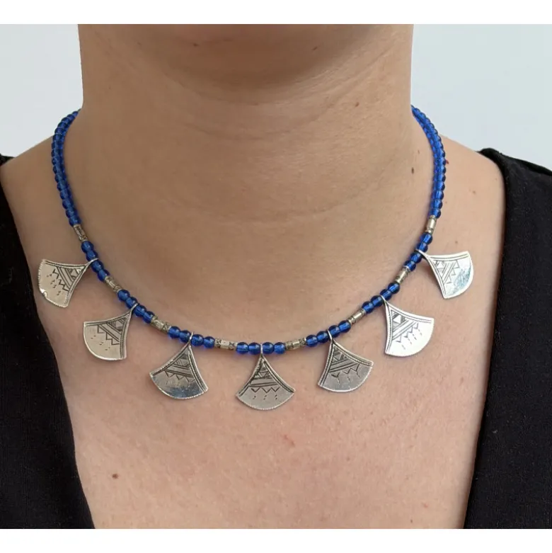 Collier shat shat touareg en argent et perles – bijou traditionnel