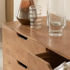 Commode en bois d'acacia massif iwa