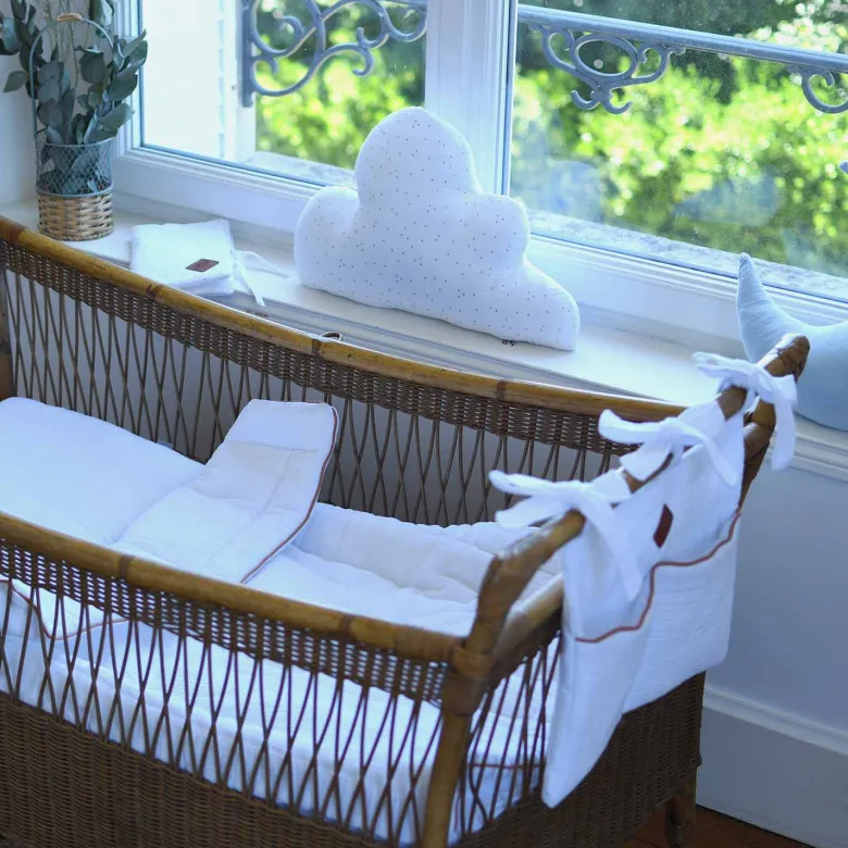 Couette et oreiller prêt à dormir